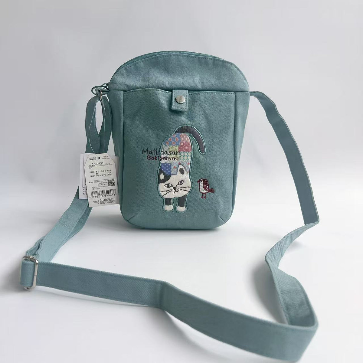 日本Kusuguru正品刺繡爬貓斜背包肩背包手機包耳機傳輸線包601|爬貓湖藍色9621-2