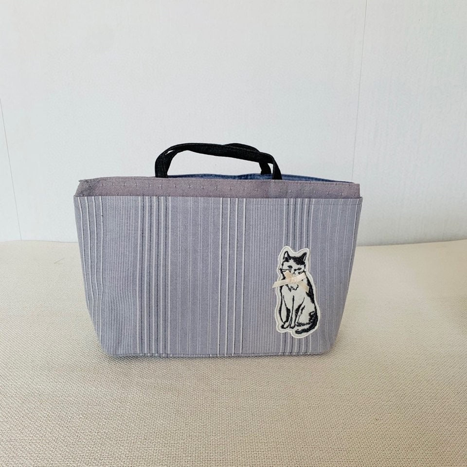 日本新款刺繡領結貓手提包女性包布藝通勤包可愛手提包逛街購物包|灰色條紋
