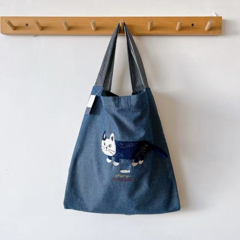 日本Kusuguru正品刺繡爬貓肩背包大型手提包雙層購物包大容量931|爬貓牛仔藍6038-2