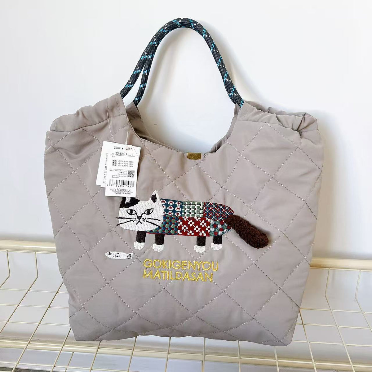 日本Kusuguru正品刺繡爬貓手提包絎縫夾棉手提包購物通勤單肩427|爬貓米色8693-1