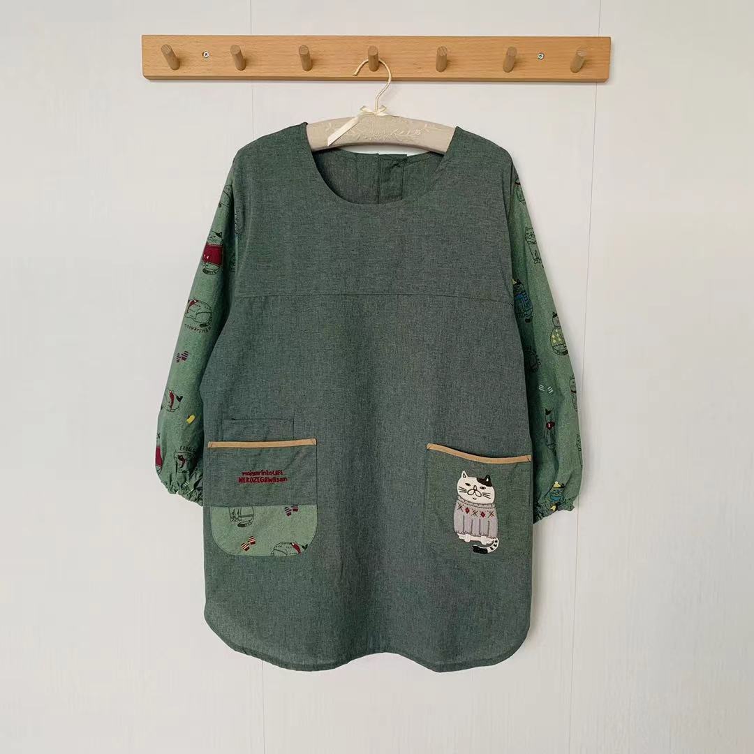 日本新款刺繡胖貓居家圍裙防油防污防汙罩衫反穿烘焙花藝長袖862|綠色3042-2