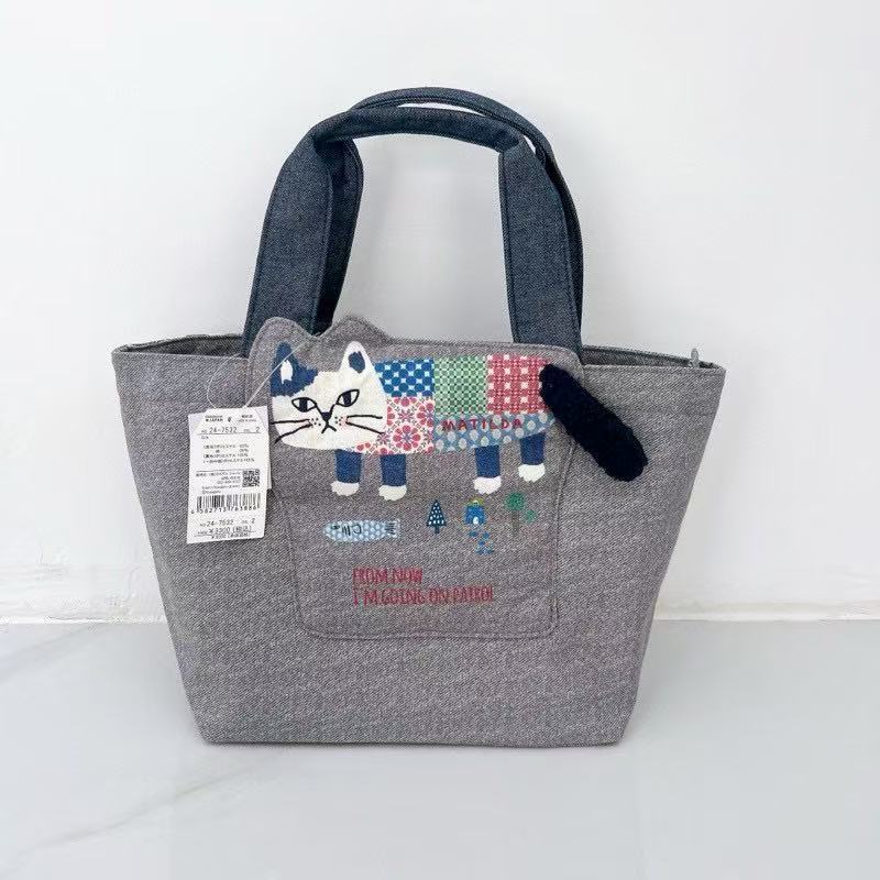 日本Kusuguru正品刺繡爬貓手提包手提包飯盒包逛街購物通勤201|爬貓灰色7532-2