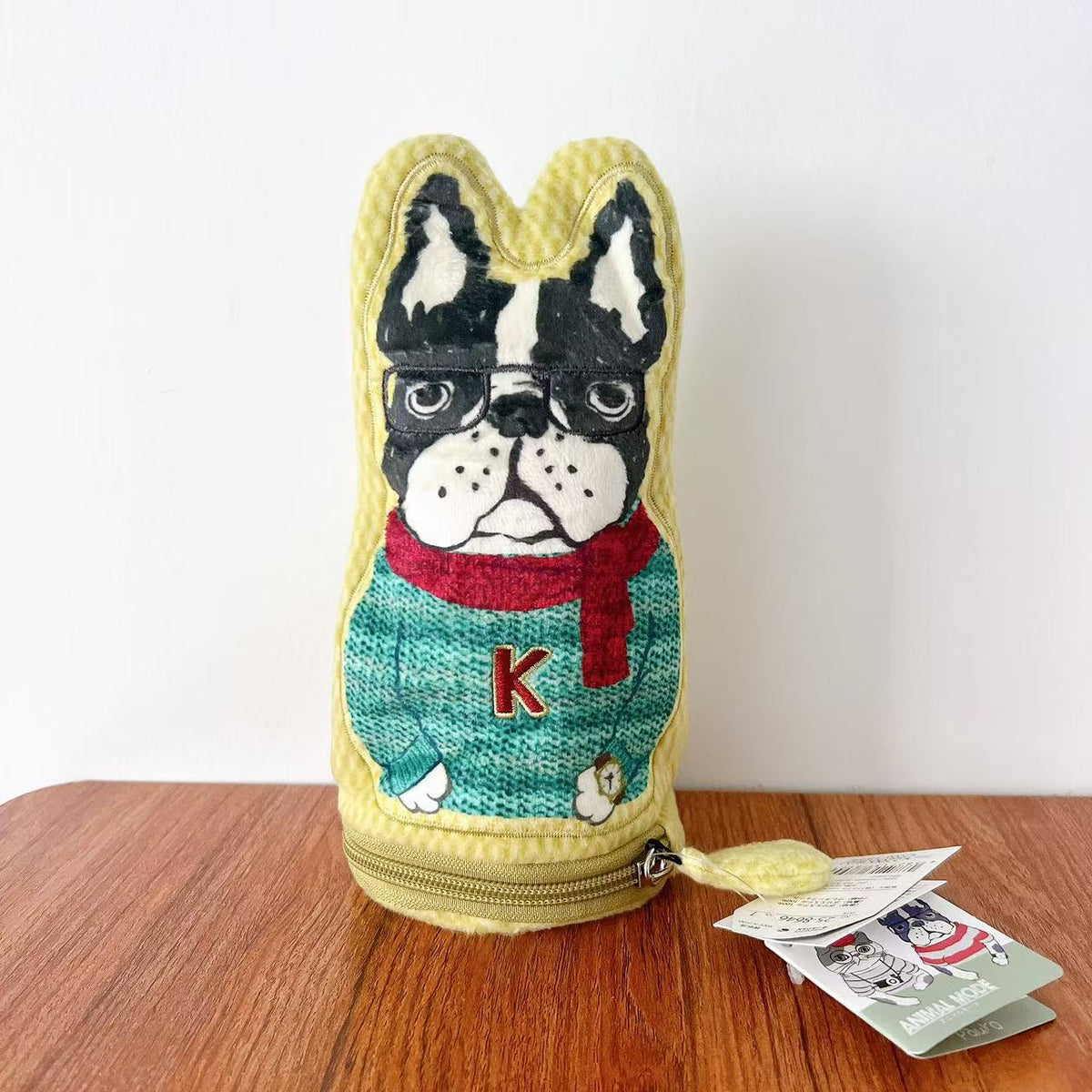 日本Kusuguru正品刺繡貓咪法鬥零錢包筆袋公仔擺飾刷毛包417|保羅法鬥犬黃8646-1
