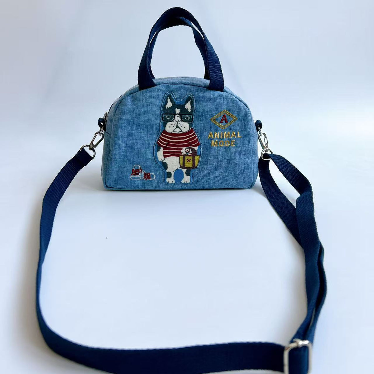 日本Kusuguru正品刺繡貓咪法鬥斜背包肩背包手提包手提包手機包|保羅藍色9412-2
