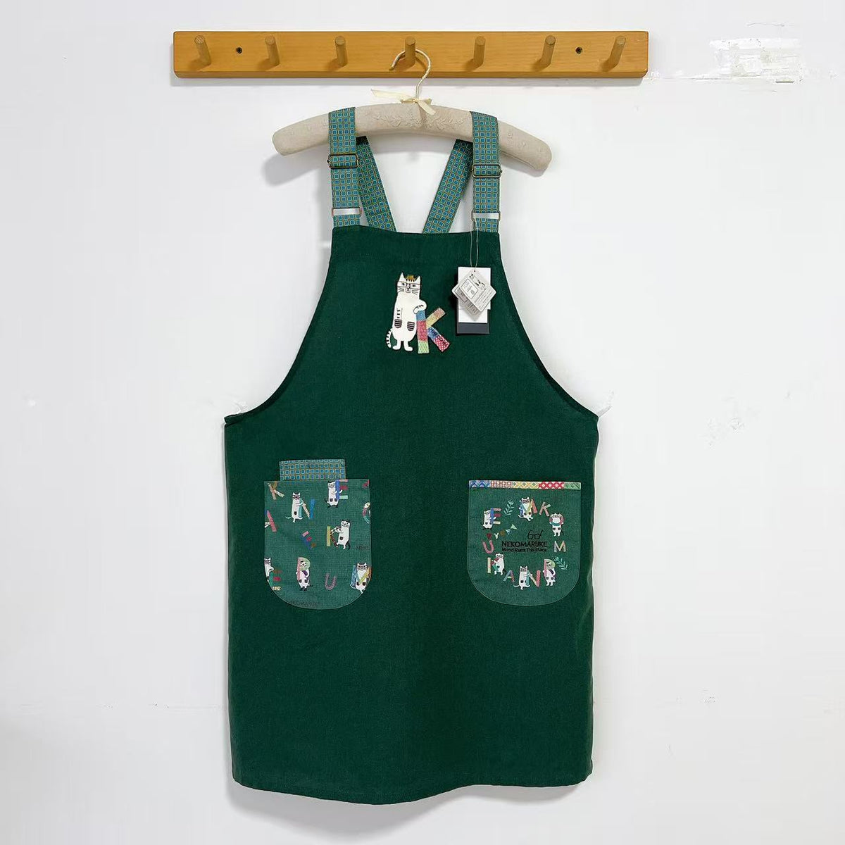 日本Kusuguru正品刺繡眼鏡貓圍裙布藝家務防油防污花藝烘焙600|眼鏡貓墨綠9601-2/件