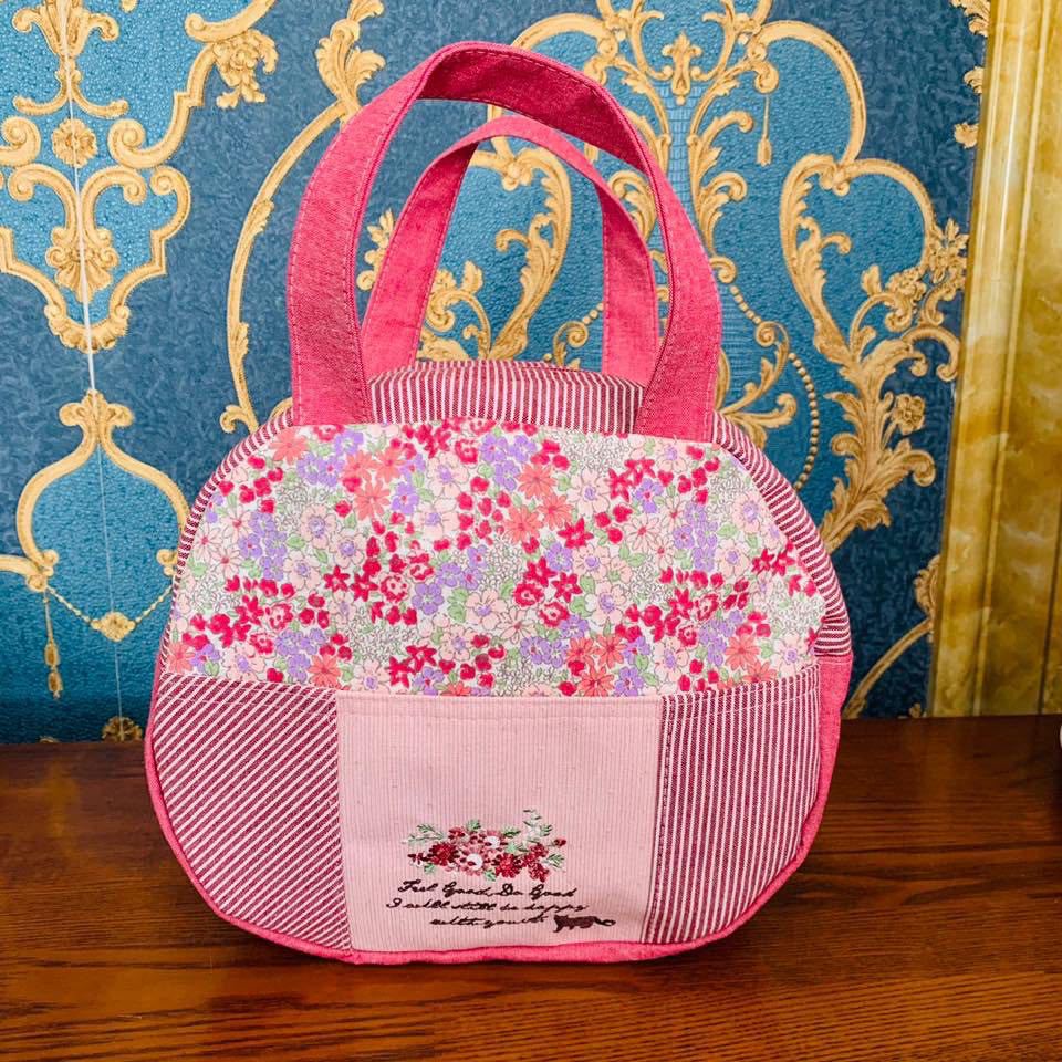 日本新款布藝碎花拼接刺繡貓咪手提包手提包飯盒包逛街購物包清新|粉紅色
