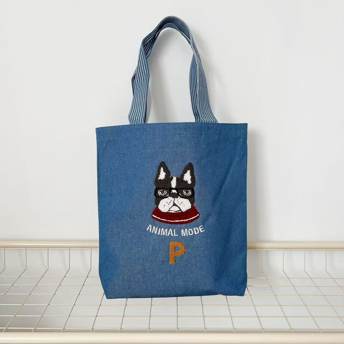 日本Kusuguru正品刺繡貓咪法鬥肩背包手提包牛仔通勤包補習包435｜保羅淺牛仔藍10028-1