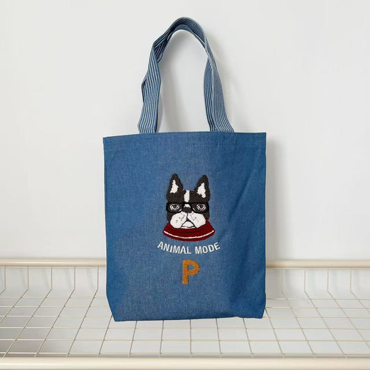 日本Kusuguru正品刺繡貓咪法鬥肩背包手提包牛仔通勤包補習包435｜保羅淺牛仔藍10028-1