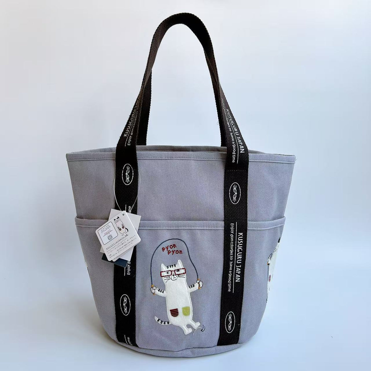 日本Kusuguru正品刺繡貓咪手提包手提包水桶包帆布包袋通勤包500｜眼鏡貓灰9010-1