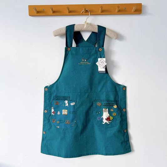 日本Kusuguru正品刺繡眼鏡貓圍裙布藝家務防油防污花藝烘焙400｜眼鏡貓藍綠8501-3