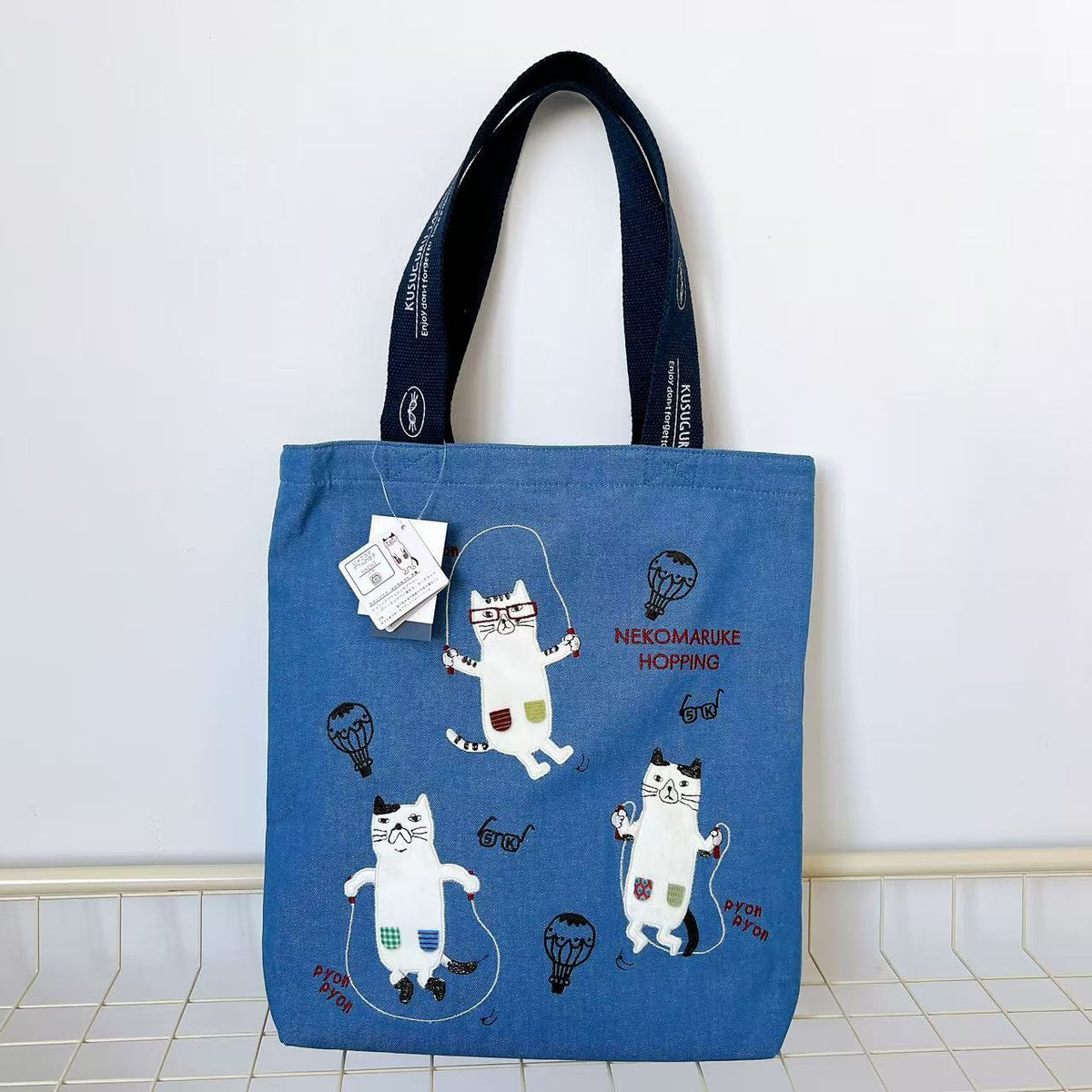 日本Kusuguru正品刺繡貓咪肩背包手提包手提包補習包通勤帆布500｜眼鏡貓藍色9013-2