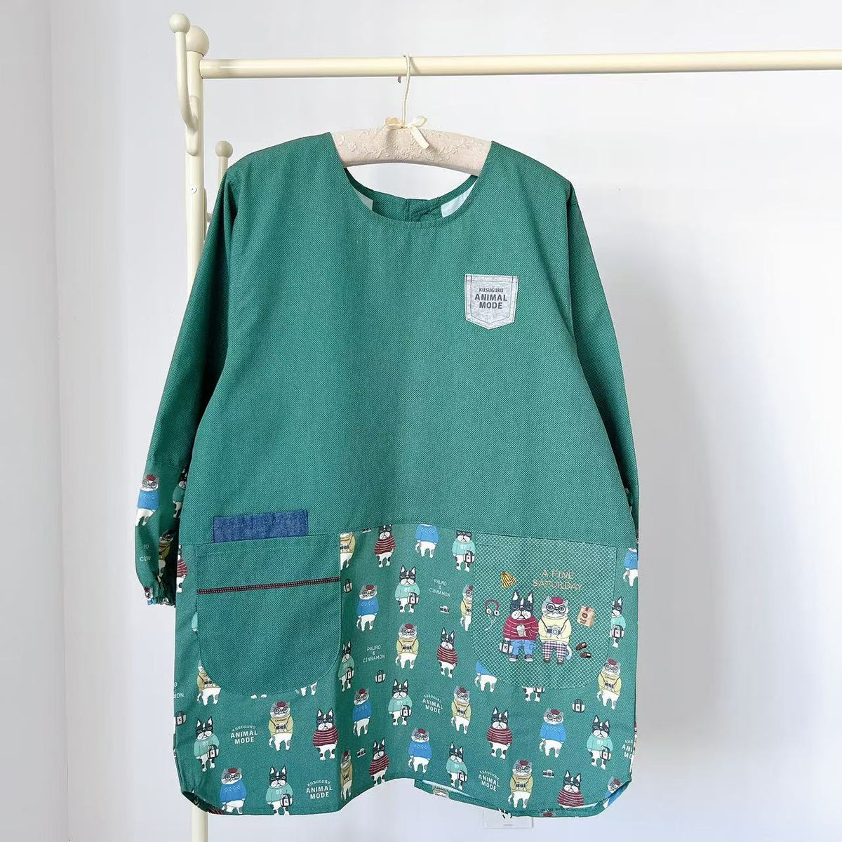 日本Kusuguru刺繡法鬥貓咪圍裙長袖防油汙帆布花藝烘焙反穿服402｜露西and保羅8518-2