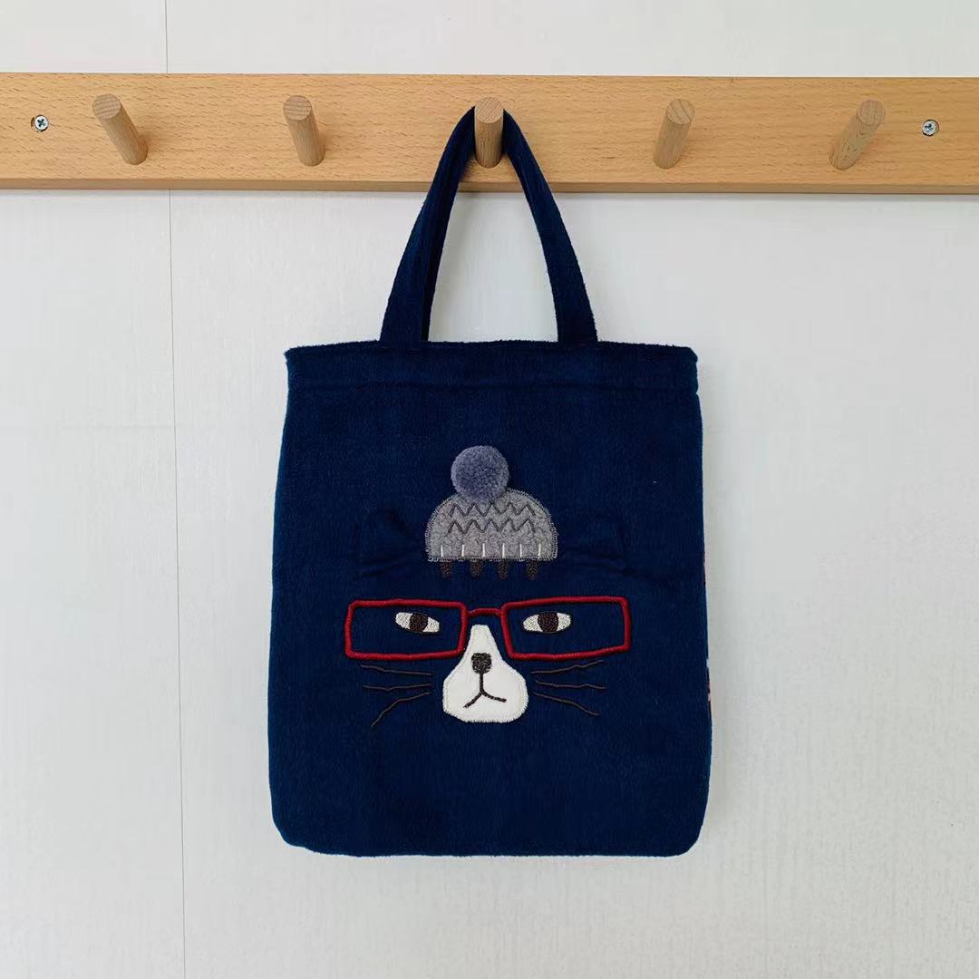 日本新款刺繡貓咪手提包刷毛手提包ipad包補習逛街購物通勤874｜眼鏡貓藏青