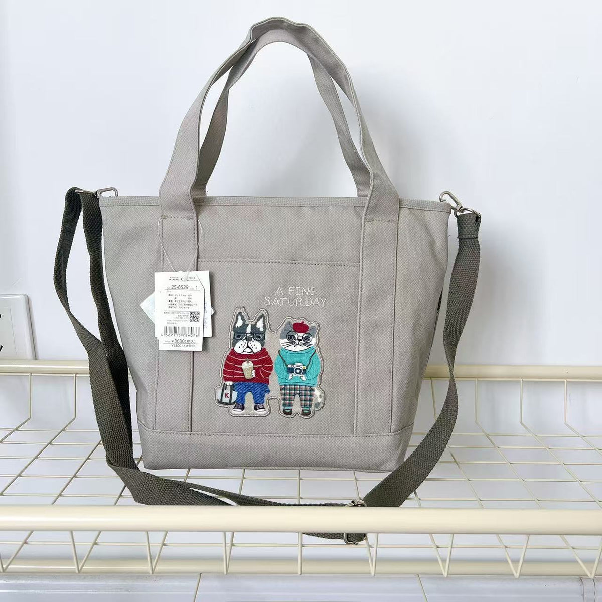 日本Kusuguru正品刺繡貓咪法鬥斜背包手提包肩背包布藝通勤包402｜露西and保羅米8529-1