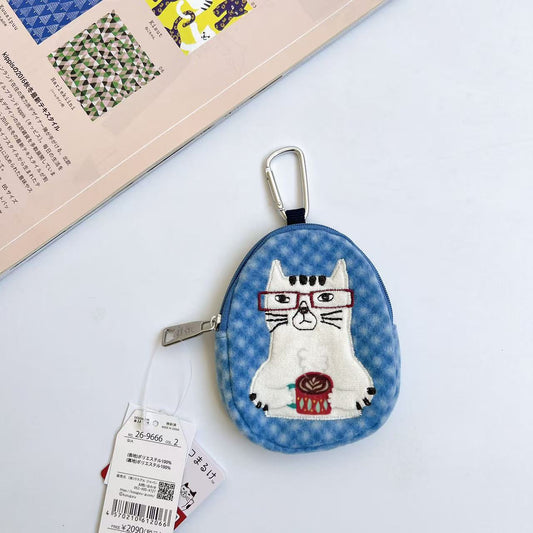 日本Kusuguru正品刺繡眼鏡貓小零錢包卡套刷毛包掛飾可愛621｜眼鏡貓藍9666-2