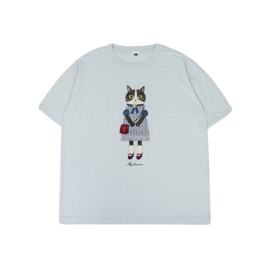 日本Kusuguru正品刺繡貓咪純棉T恤圓領短袖休閒女性純棉卡通52725｜裙子貓淺藍9136-1／單一尺寸