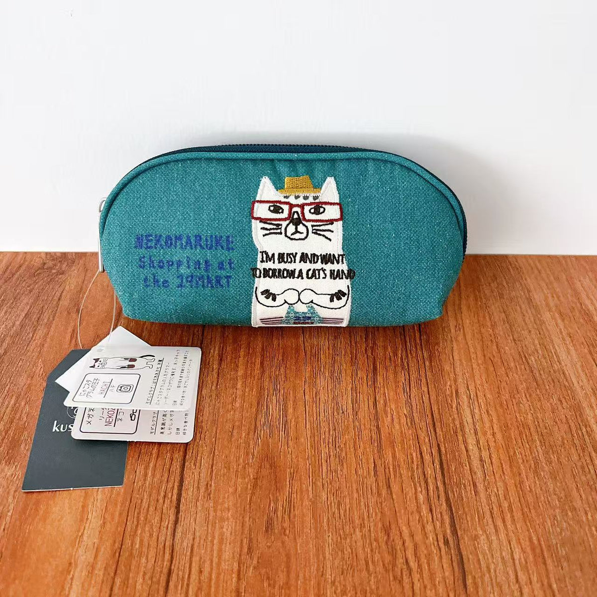 日本Kusuguru正品刺繡眼鏡貓眼鏡包零錢包收納包布藝眼鏡袋400｜眼鏡貓藍綠2097-3