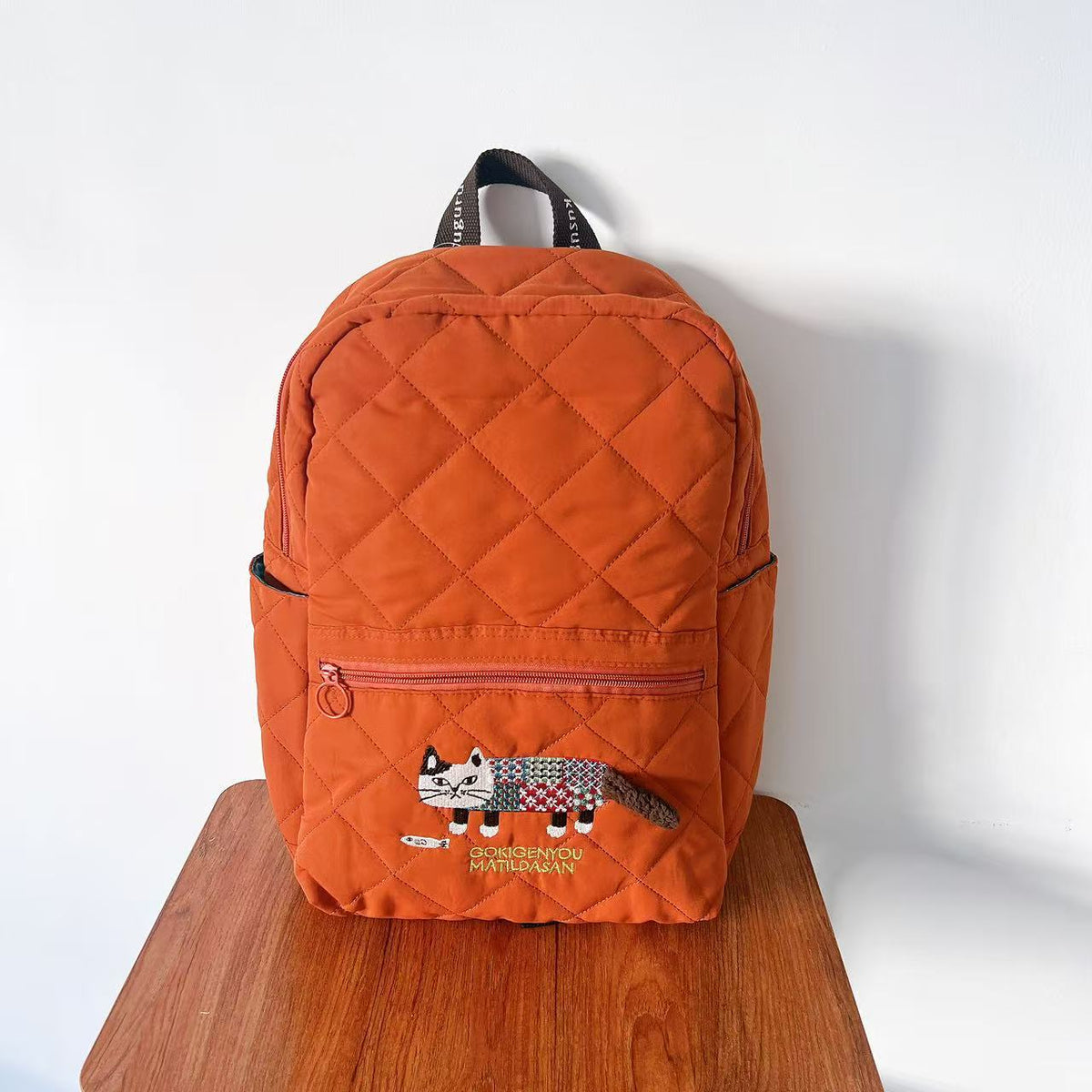 日本Kusuguru正品刺繡爬貓後背包絎縫旅行背包補習包媽咪包427｜爬貓橘色8694-2