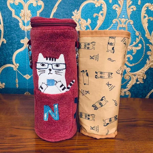 日本新款刺繡貓咪水壺包水壺袋保溫鋁箔包手提水杯套｜刷毛紅色／500 ml-1000 ml