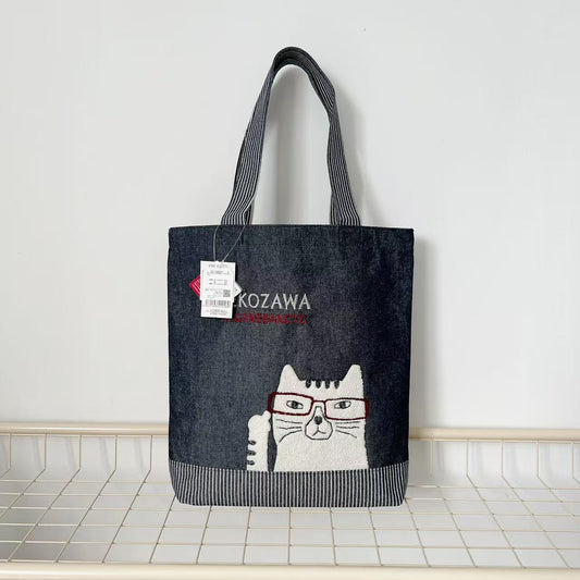 日本Kusuguru正品刺繡貓咪法鬥肩背包手提包牛仔通勤包補習包435｜眼鏡貓神牛仔藍10021-2