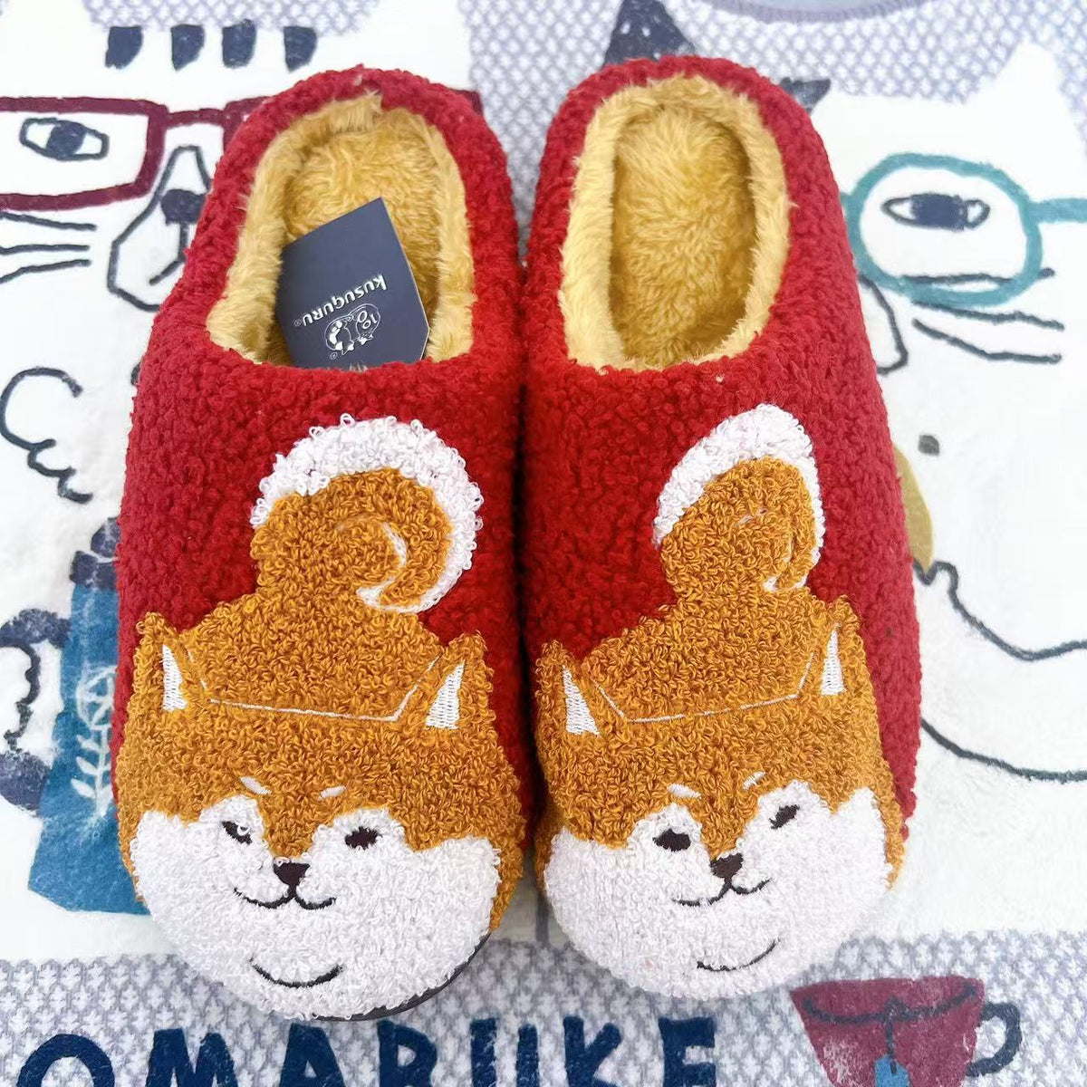 日本Kusuguru正品刺繡提花拖鞋羊絨顆粒地板拖防滑居家保暖鞋保暖421｜柴犬紅色8698-2／單一尺寸