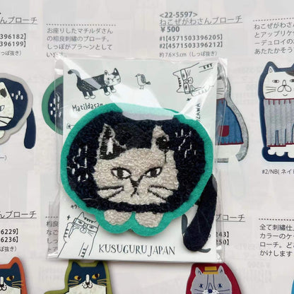 日本Kusuguru刺繡貓咪卡通刺繡胸針毛氈別針包包衣服掛飾吊飾926｜爬貓藍5596-2