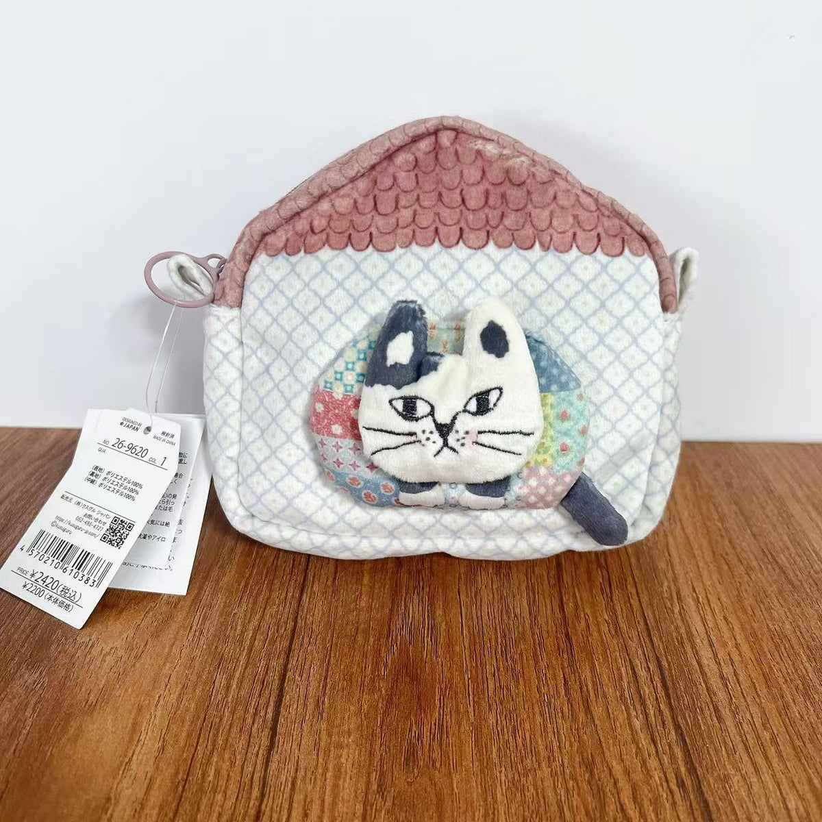 日本Kusuguru正品刺繡爬貓零錢包房子收納包耳機傳輸線包卡通601｜紅房子爬貓9620-1
