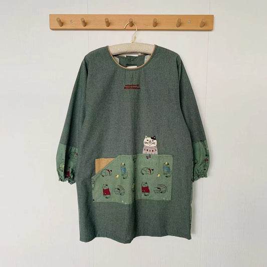 日本新款刺繡胖貓居家圍裙防油防污防汙罩衫反穿烘焙花藝長袖862｜綠色3043-2