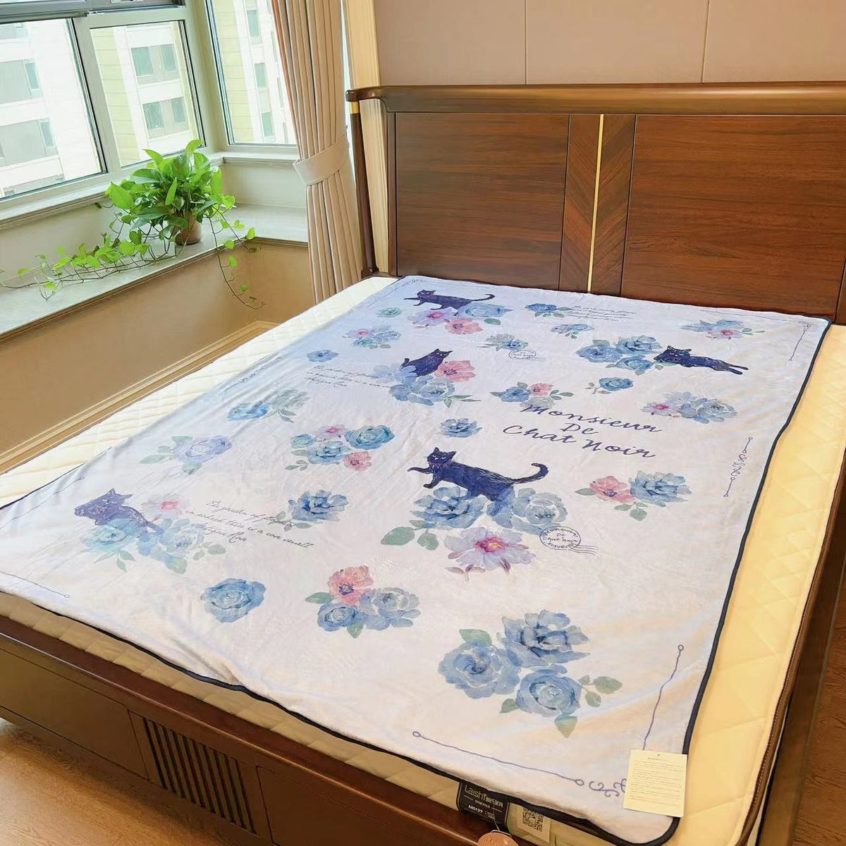 日本kusuguru貓咪印花法蘭絨毯子羊羔毛保暖舒適被蓋毯卡通毯973｜碎花藍5689-2