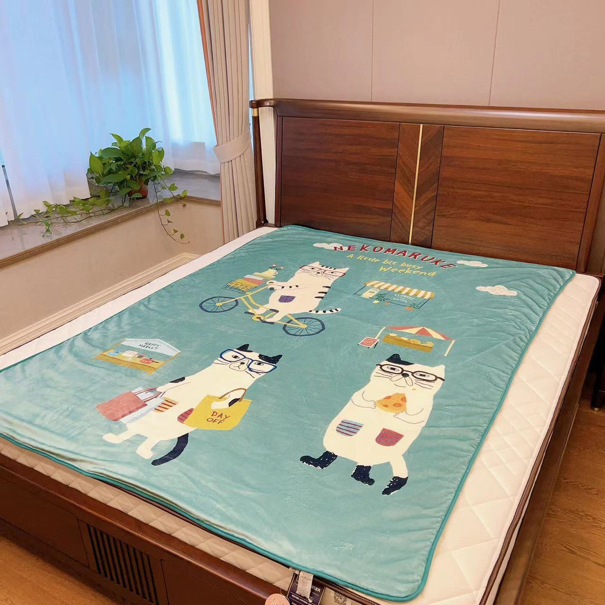 日本kusuguru貓咪印花法蘭絨毯子羊羔毛保暖舒適被蓋毯卡通毯973｜眼鏡貓湖藍6687-2