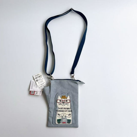 日本Kusuguru正品刺繡眼鏡貓手機包布藝斜背包傳輸線耳機包400｜眼鏡貓灰色8507-1