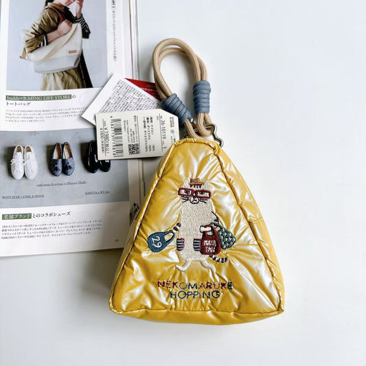 日本Kusuguru正品重工刺繡貓咪法鬥蜜豆零錢包掛飾收納包布藝卡通｜購物貓黃三角10119-1