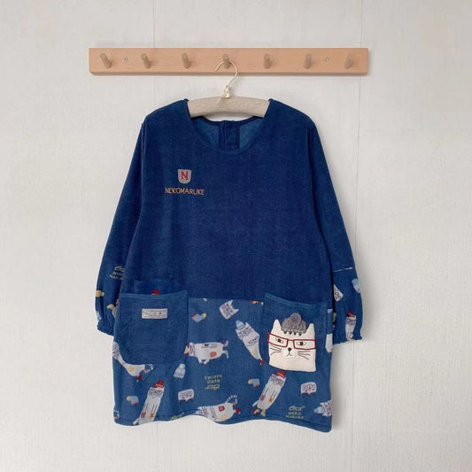 日本刷毛刺繡貓咪居家圍裙防污防油防汙罩衫反穿烘焙花藝保暖874｜藏青3151