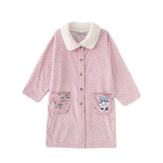 日本Kusuguru正品貓咪圖案居家服法蘭絨睡袍保暖長款舒適卡通622｜爬貓粉色9679-1／單一尺寸
