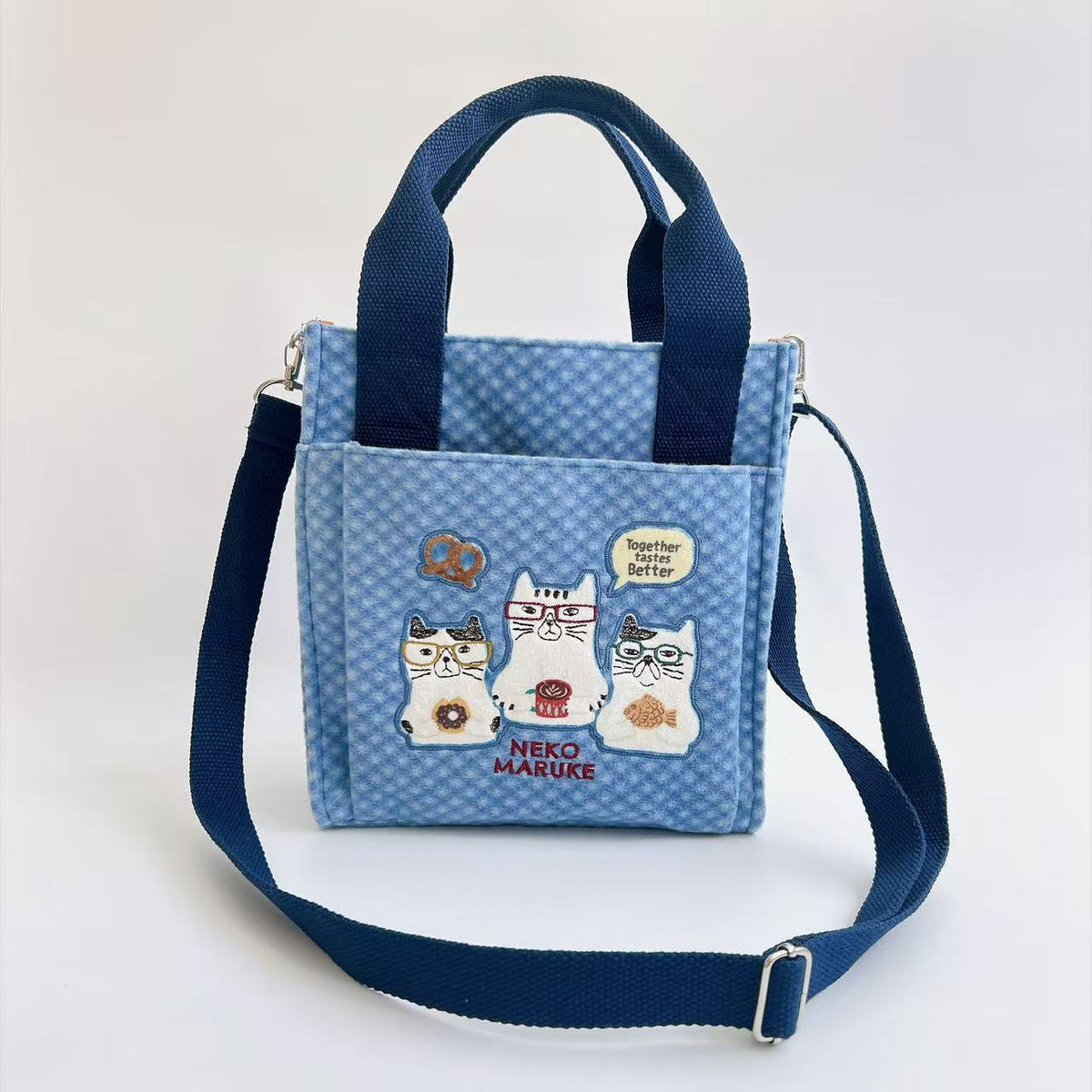 日本Kusuguru正品刺繡眼鏡貓斜背包肩背包手提包手提包刷毛621｜眼鏡貓藍9669-2