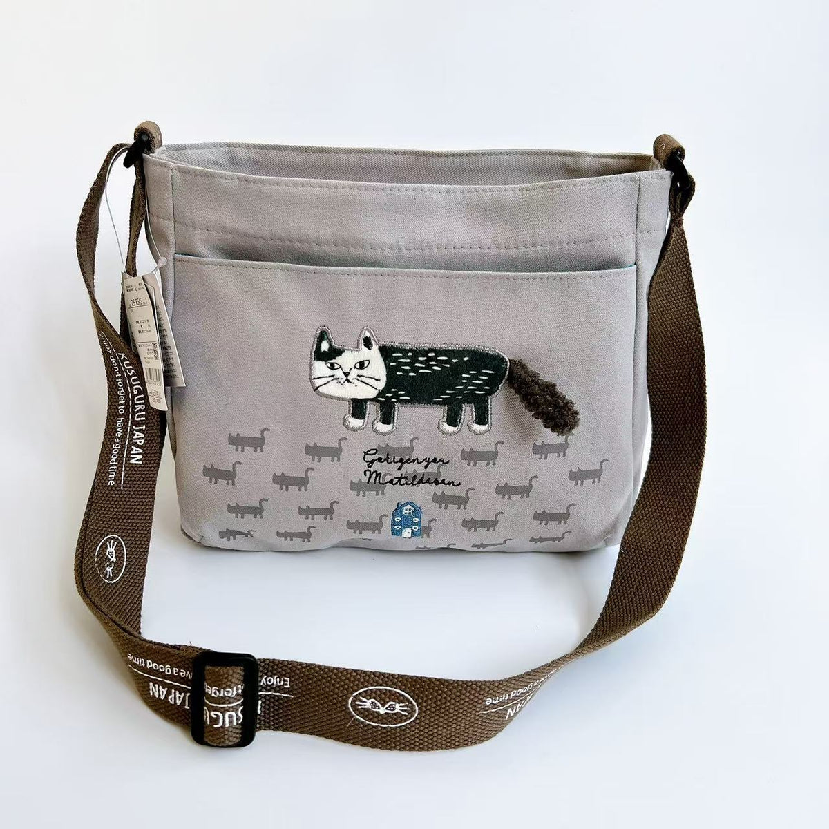 日本Kusuguru正品刺繡爬貓斜背包肩背包逛街購物通勤布藝多層401｜爬貓灰色8545-1