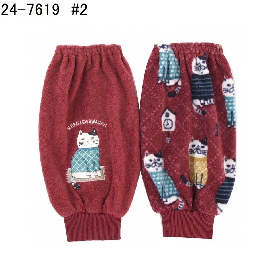 日本kusuguru刺繡胖貓袖套家務防油防污袖套刷毛花藝卡通214｜紅色7619-2