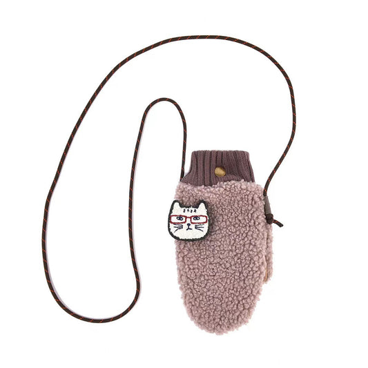 日本kusuguru刺繡貓咪手機包斜背包卡通刺繡胸針包方羊羔毛974｜咖色6729-2