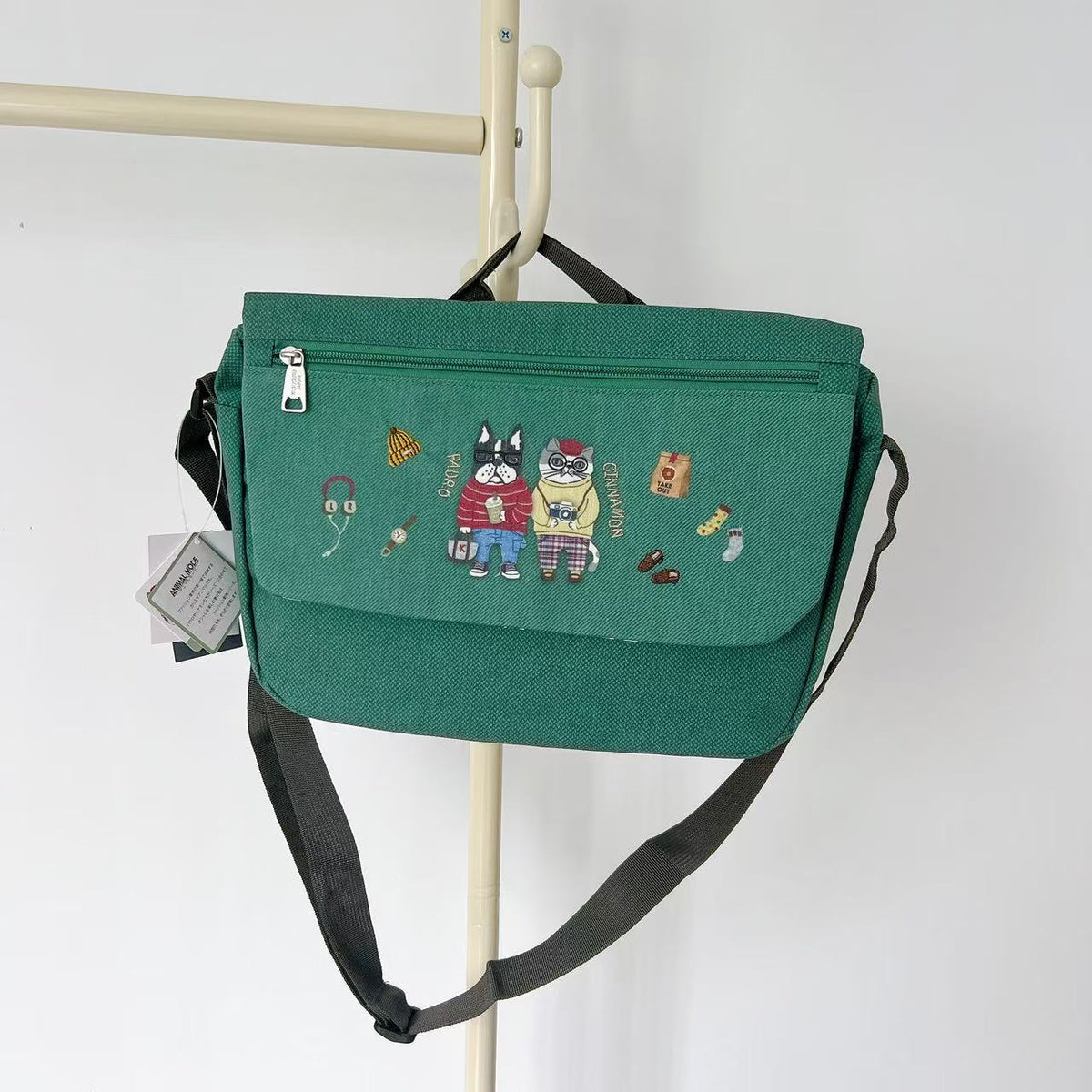 日本Kusuguru正品刺繡法鬥貓咪郵差包斜背包肩背包手提包帆布402｜露西and保羅綠8527-2