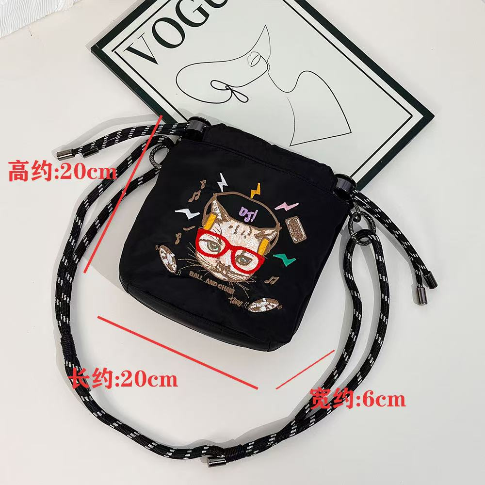 暗綠色閃電貓斜挎包 尺寸圖
