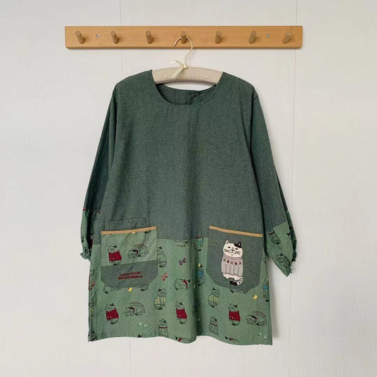 日本新款刺繡爬貓居家圍裙防油防污防汙罩衫反穿烘焙花藝有袖862｜綠色3041-2